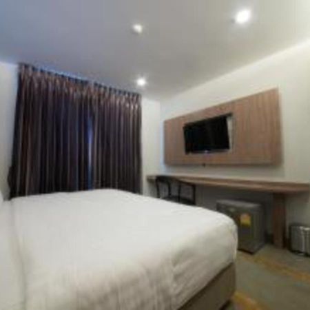 V20 Boutique Jacuzzi Hotel - Sha Extra Plus Bangkok Dış mekan fotoğraf