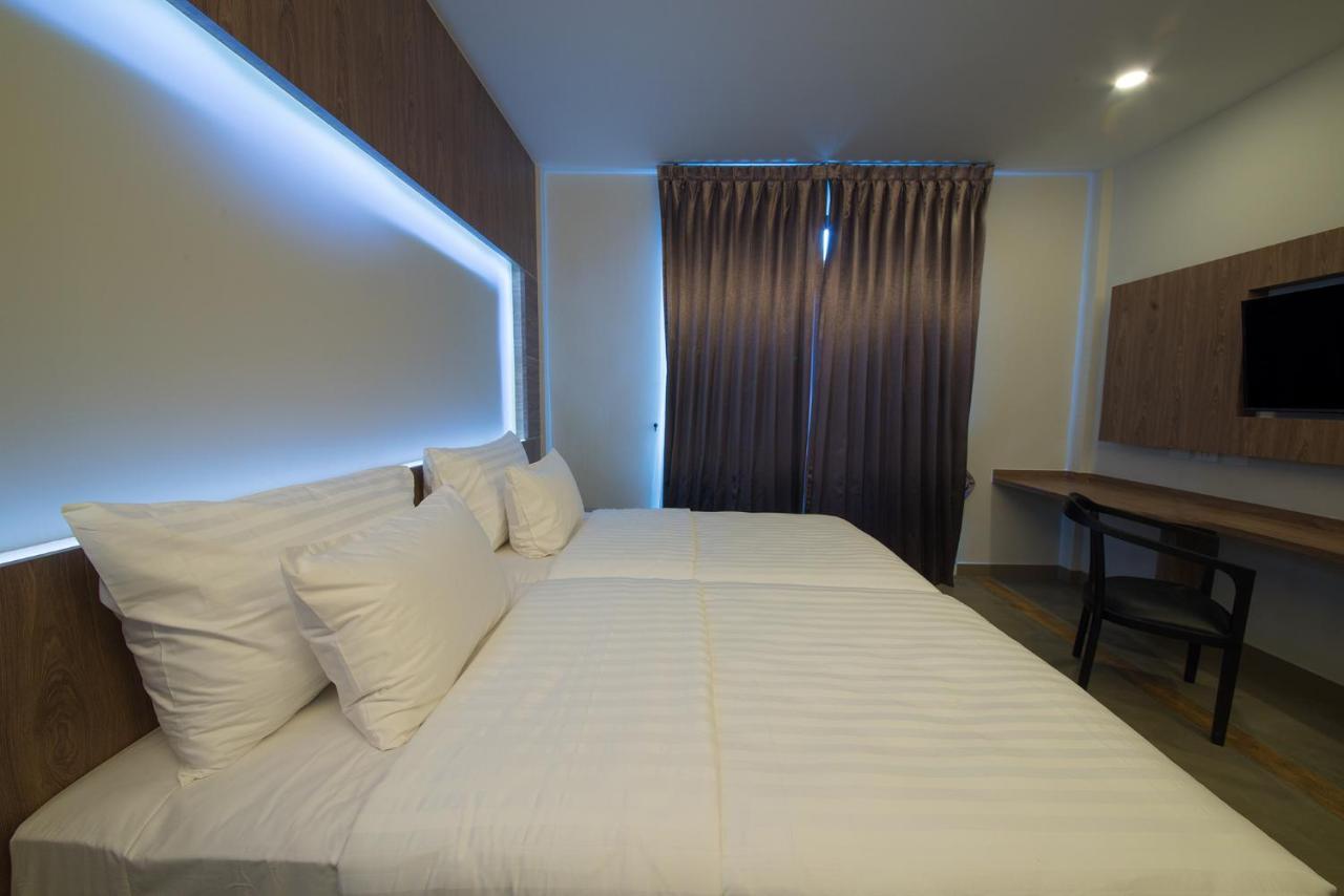 V20 Boutique Jacuzzi Hotel - Sha Extra Plus Bangkok Dış mekan fotoğraf